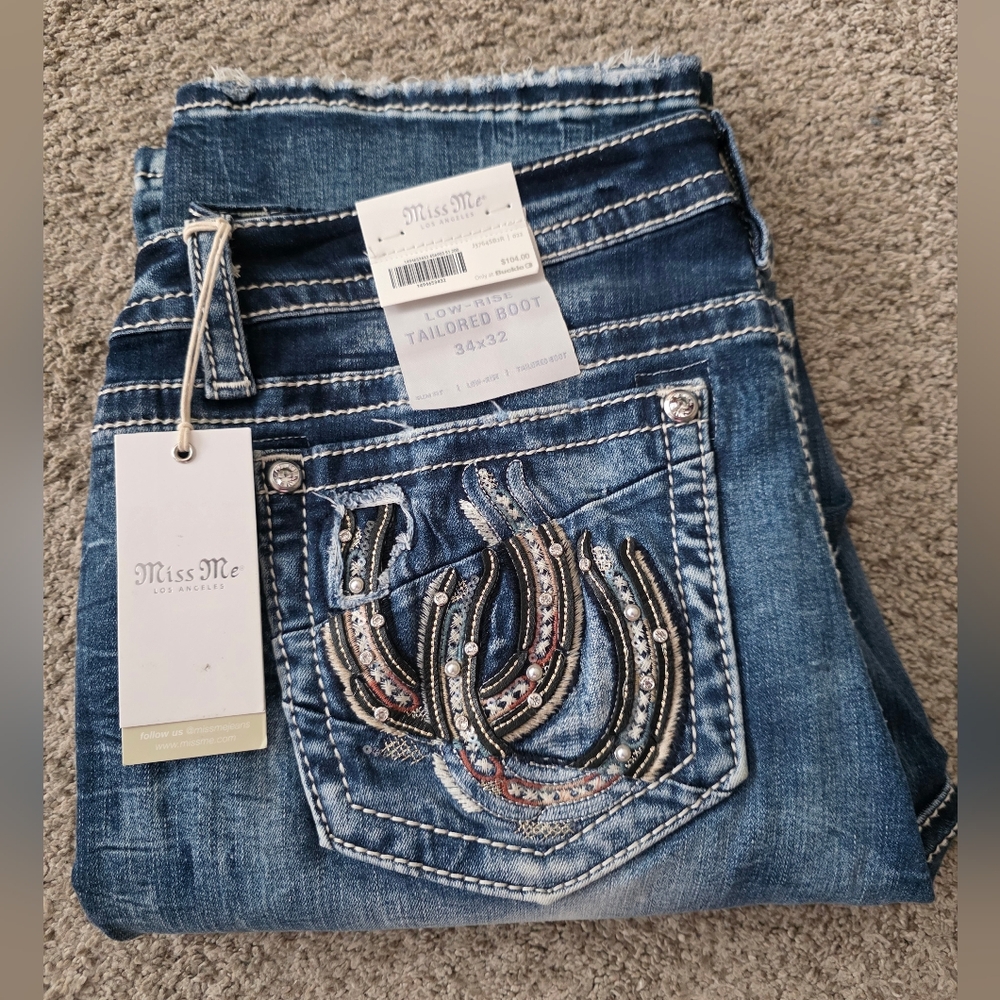 SOLD - Miss Me Jeans 34